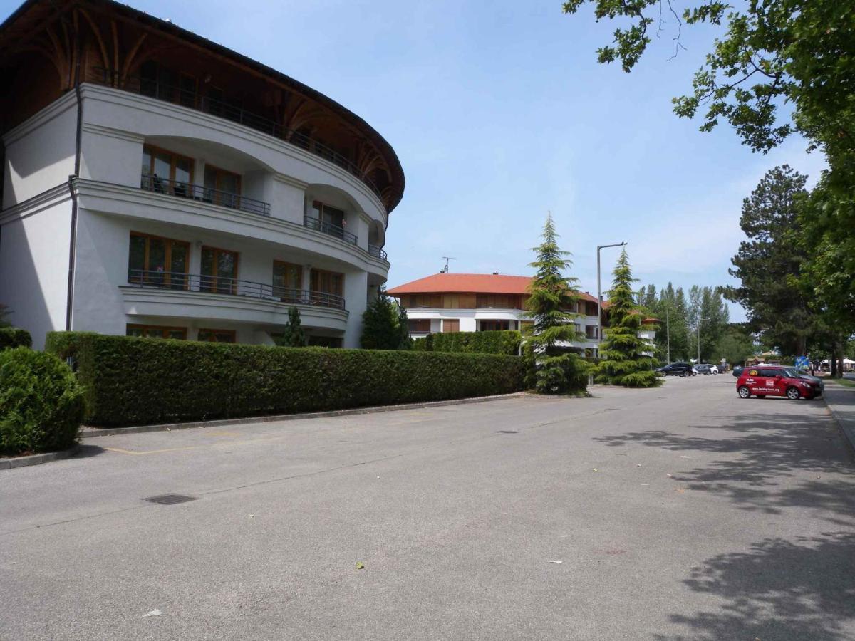 Apartment In Balatonlelle/Balaton 19185 Ngoại thất bức ảnh